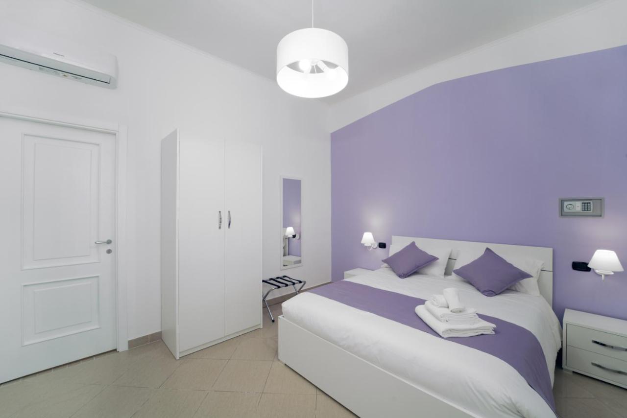 & Luxury Palazzo Diomede Carafa Napels